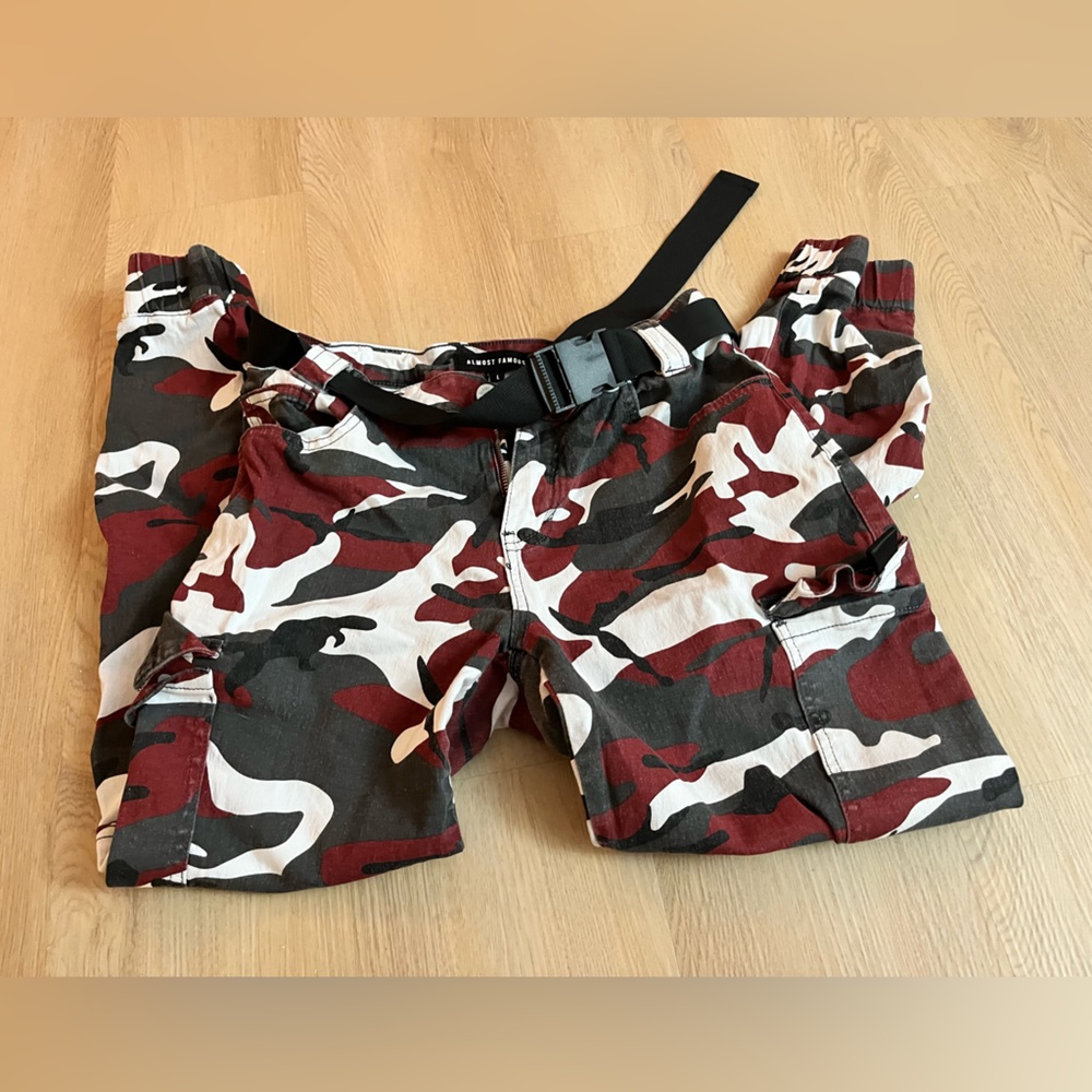 Camouflage jogger cargo pants